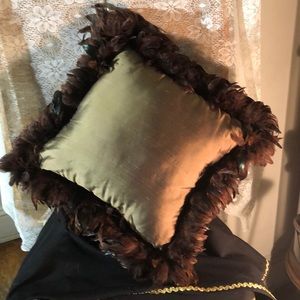 Pillow designs silk trim with brown feathers